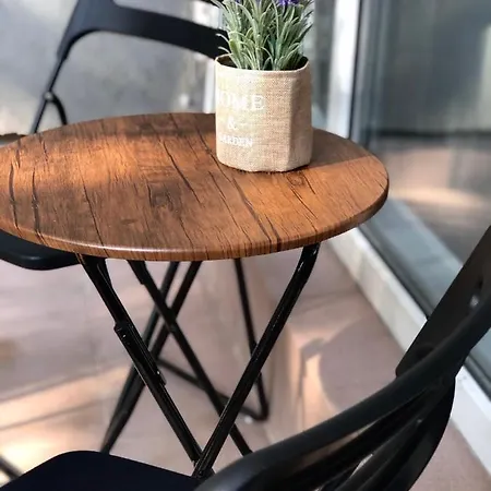 Spacious Modern Vintage Flat In The Heart Of Sofya