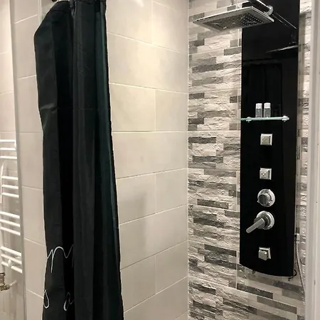 Apartman Spacious Modern Vintage Flat In The Heart Of *